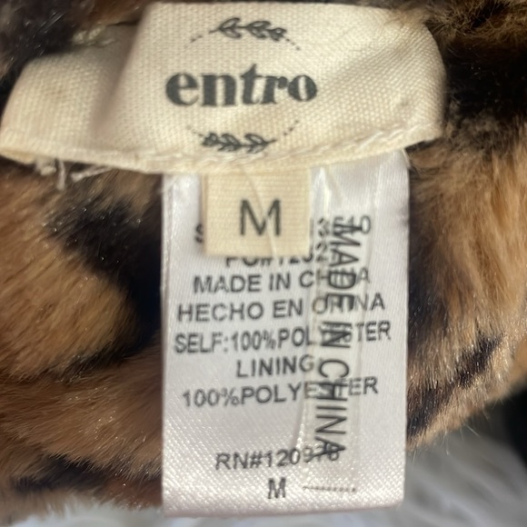 NWOT Reversible faux fur leopard/black vest - Picture 11 of 13